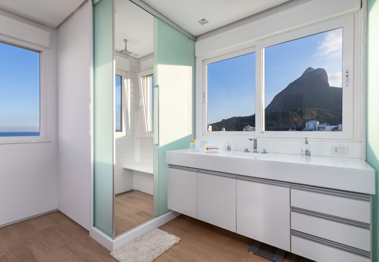 Apartamento em Rio de Janeiro - Belo no Leblon |Vista p/ Morro 2 irmãos| GUC6 ZN1