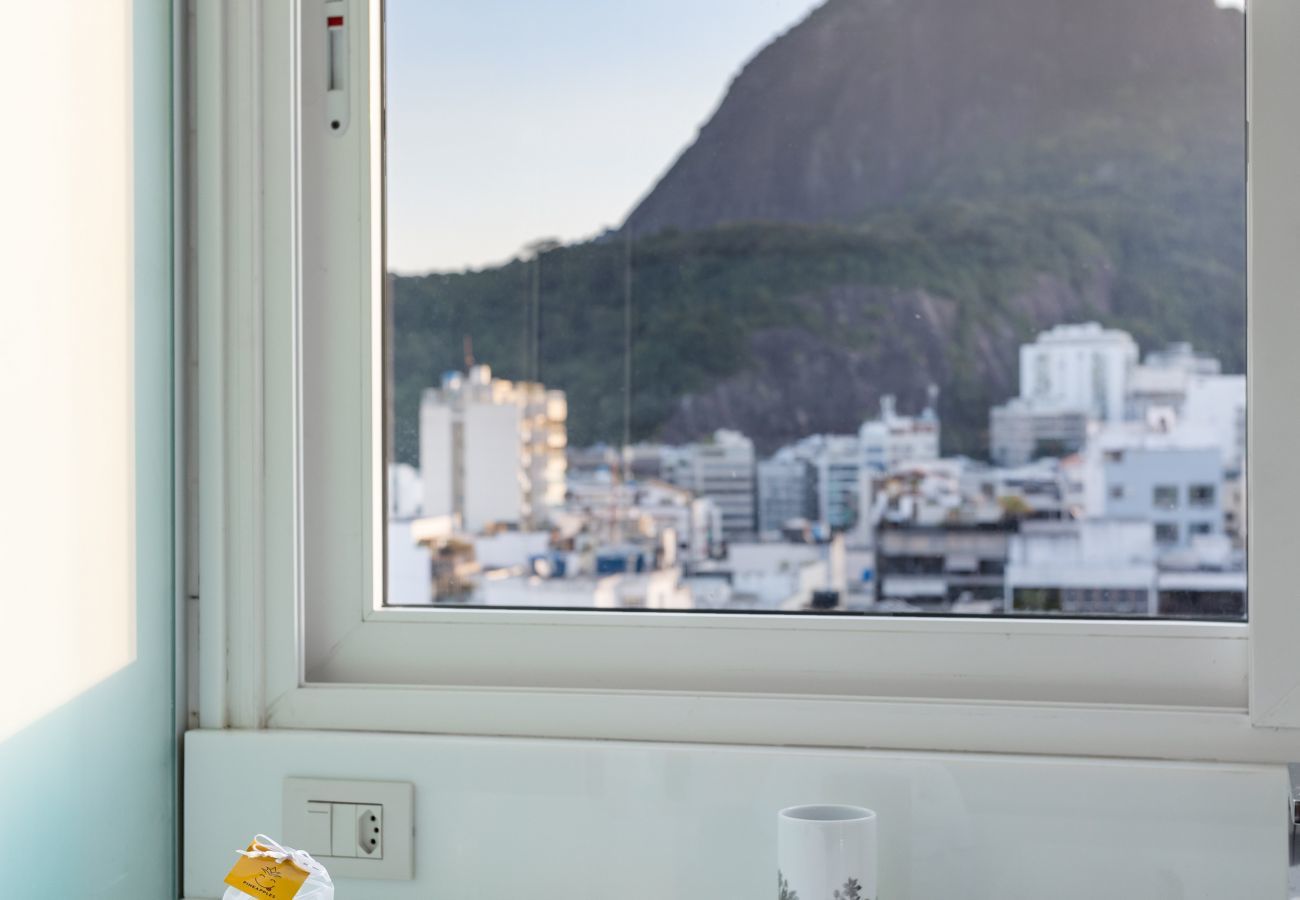 Apartamento em Rio de Janeiro - Belo no Leblon |Vista p/ Morro 2 irmãos| GUC6 ZN1