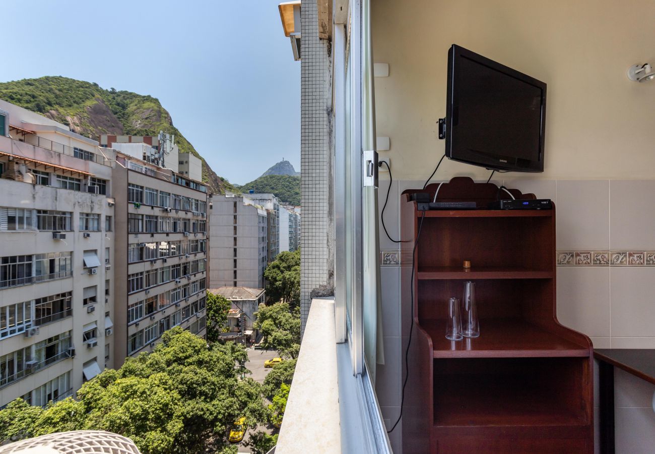 Apartamento em Rio de Janeiro - 5 minutos da praia de Copacabana | STC905