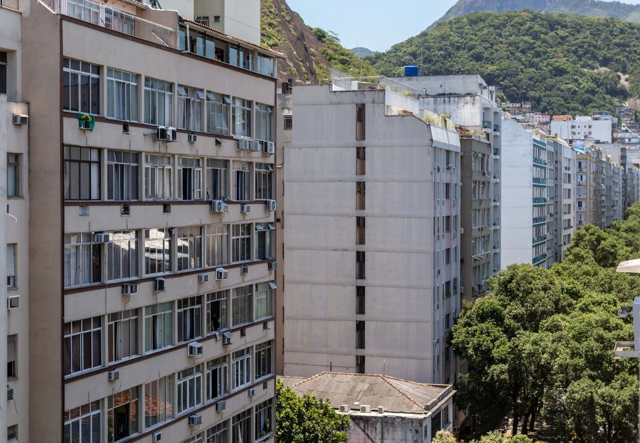 Apartamento em Rio de Janeiro - 5 minutos da praia de Copacabana | STC905