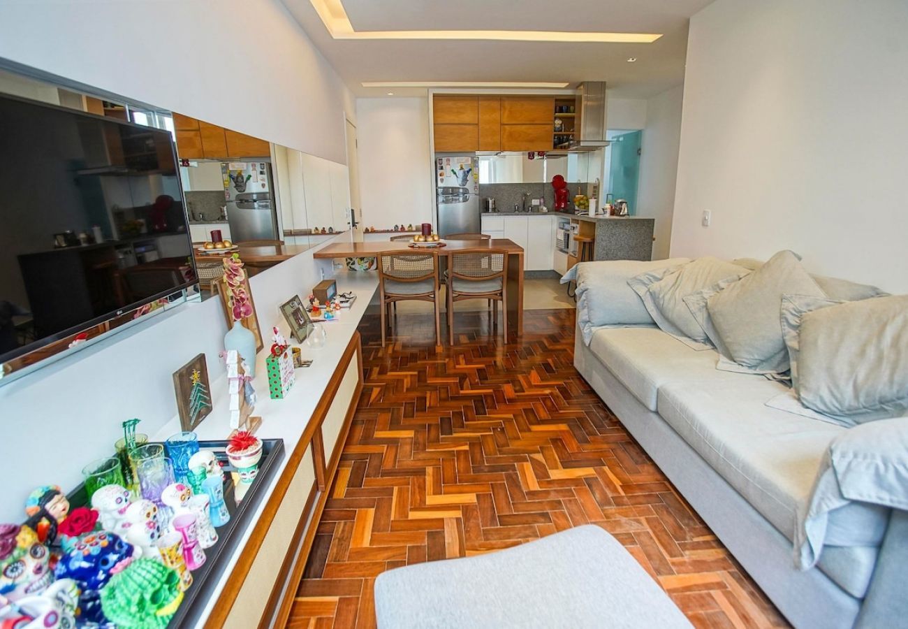 Apartamento em Rio de Janeiro - RUBC2| Dois quartos em rua arborizada na Gávea