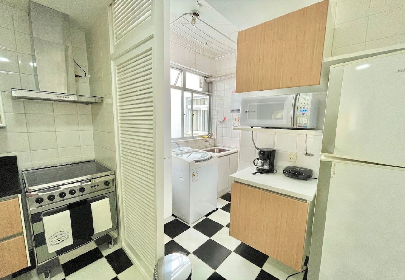 Apartamento em Rio de Janeiro - RUB303| 2 quartos em rua arborizada no Baixo Gávea