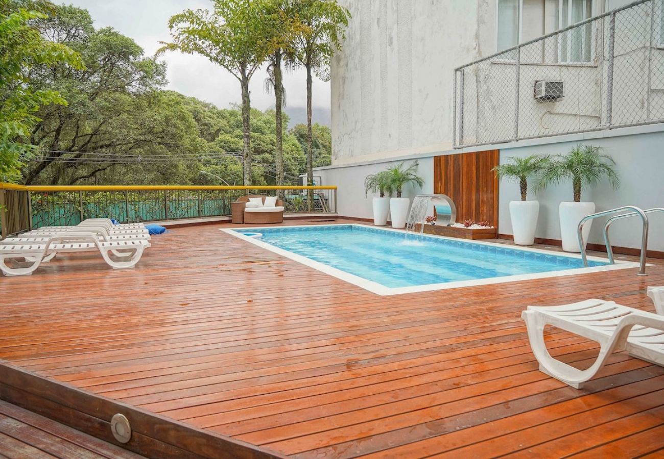 Apartamento em Rio de Janeiro - MTR706| Apto. condominio completo e vaga no Leblon