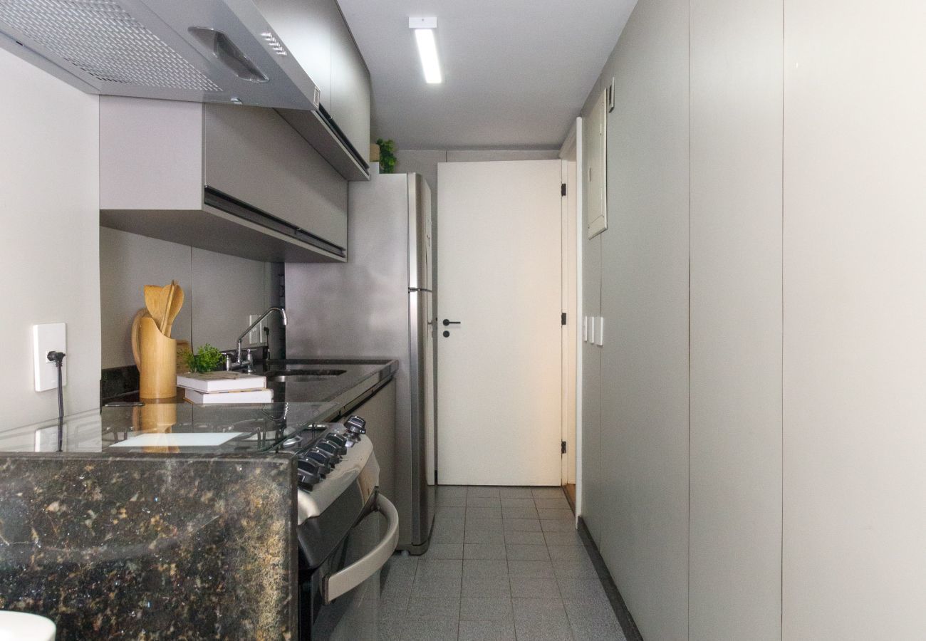 Apartamento em Rio de Janeiro - MTR706| Apto. condominio completo e vaga no Leblon