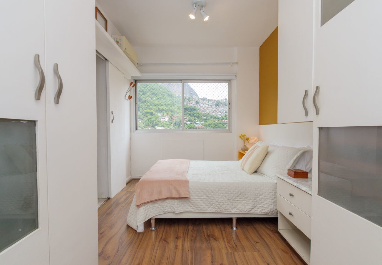 Apartamento em Rio de Janeiro - DUQ502| Belo 3 Quartos com Garagem na Gávea