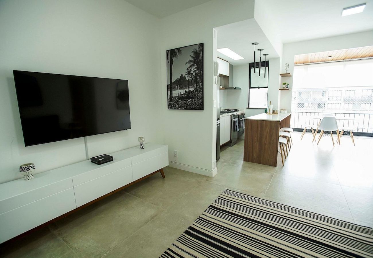 Apartamento em Rio de Janeiro - VIC406| Ap com varanda, academia e sauna na Gávea