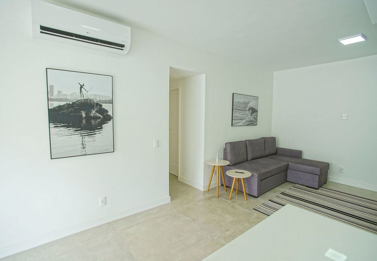 Apartamento em Rio de Janeiro - VIC406| Ap com varanda, academia e sauna na Gávea