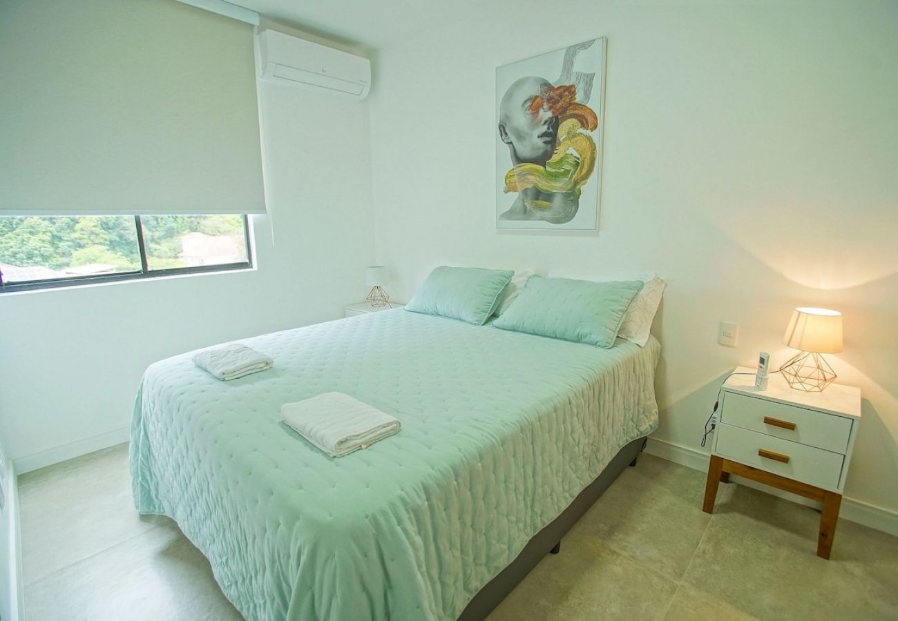 Apartamento em Rio de Janeiro - VIC406| Ap com varanda, academia e sauna na Gávea