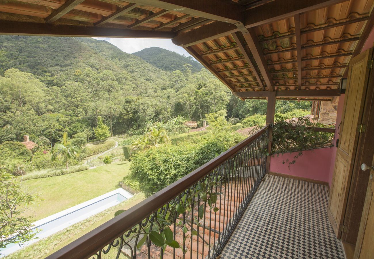 Casa em Petrópolis - ROC| Sítio com piscina na Serra de Petrópolis