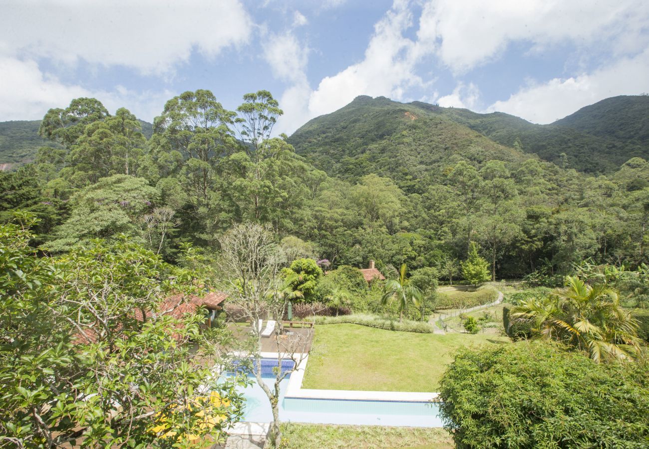 Casa em Petrópolis - ROC| Sítio com piscina na Serra de Petrópolis