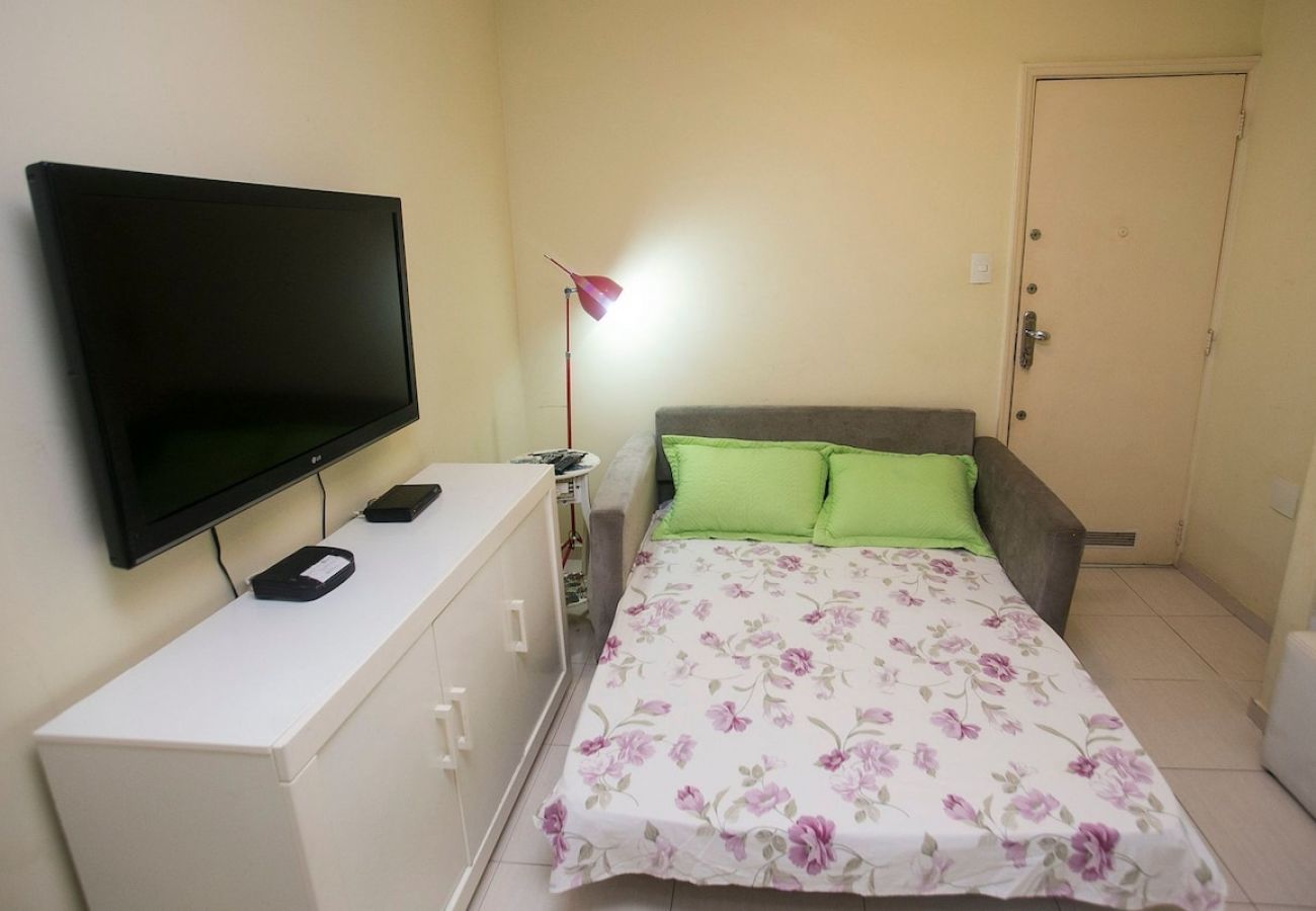 Apartamento em Rio de Janeiro - NS907| Quarto e Sala Funcional em Copacabana