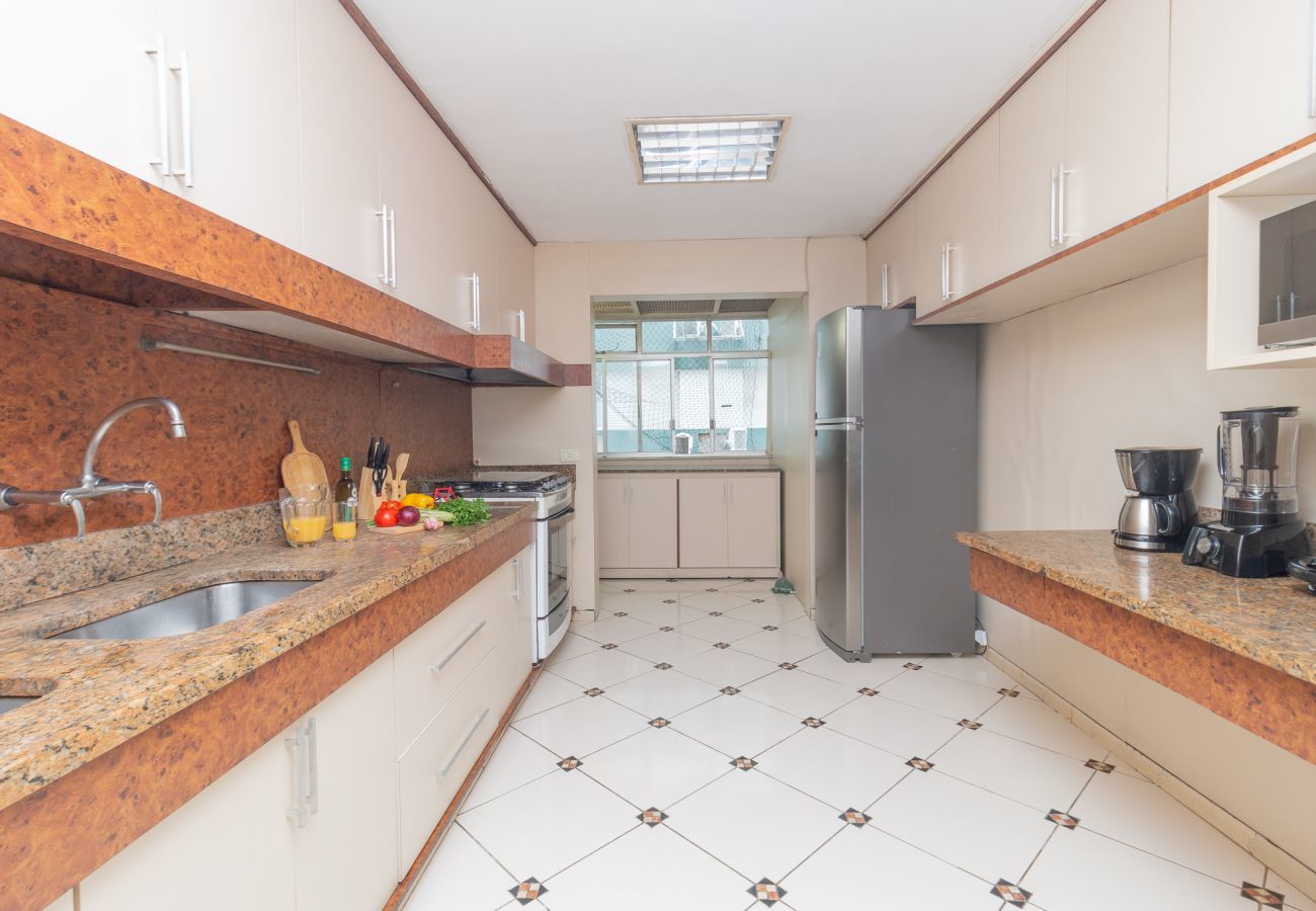 Apartamento em Rio de Janeiro - MAR201| Apartamento amplo no Leblon