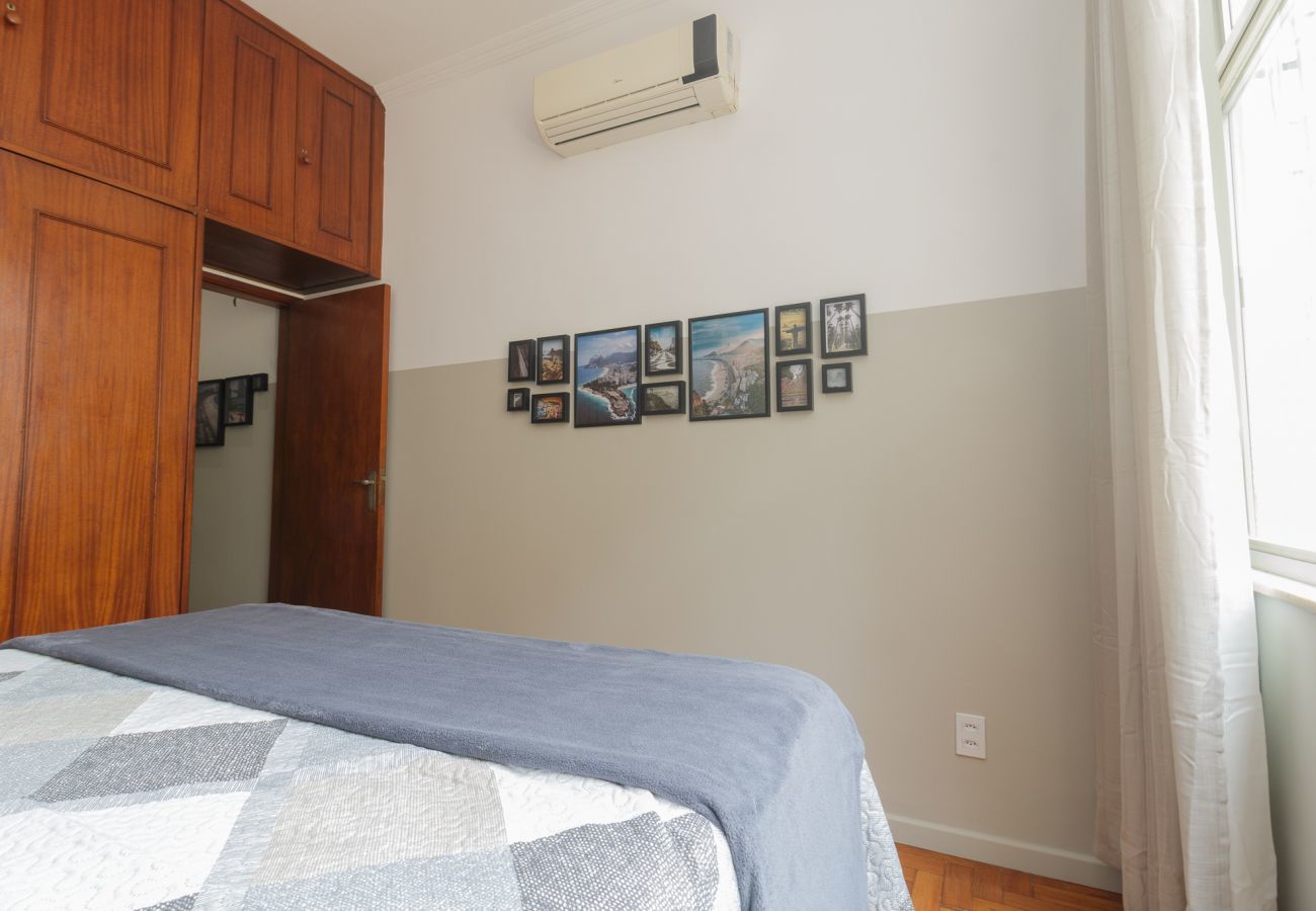 Apartamento em Rio de Janeiro - PLA813| Apto na quadra da praia de Copacabana!