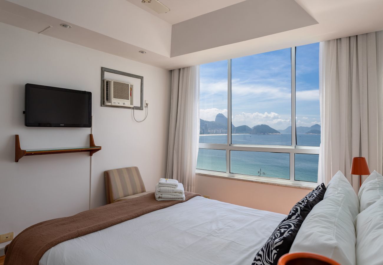 Apartamento em Rio de Janeiro - Vista para a praia de Copacabana | A1103