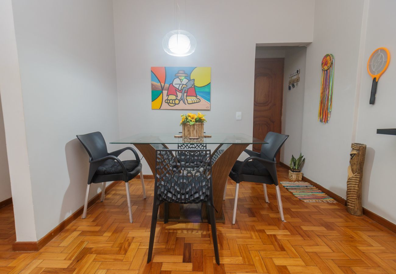 Apartamento em Rio de Janeiro - MAG504| Espaçoso apartamento em Copacabana