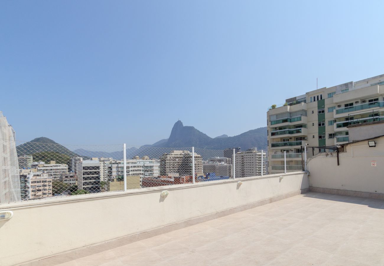 Apartamento em Rio de Janeiro - PSG613| Quarto e sala aconchegante em Botafogo