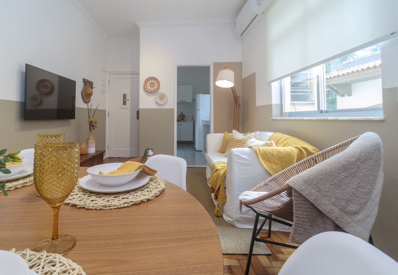 Apartamento em Rio de Janeiro - ALM202| Apt charmoso e aconchegante no Leblon