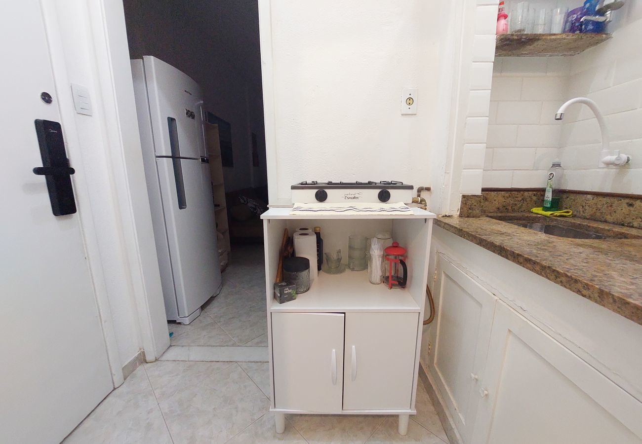 Apartamento em Rio de Janeiro - Jul507 | Kitnet a 2 quadras da praia de Copacabana