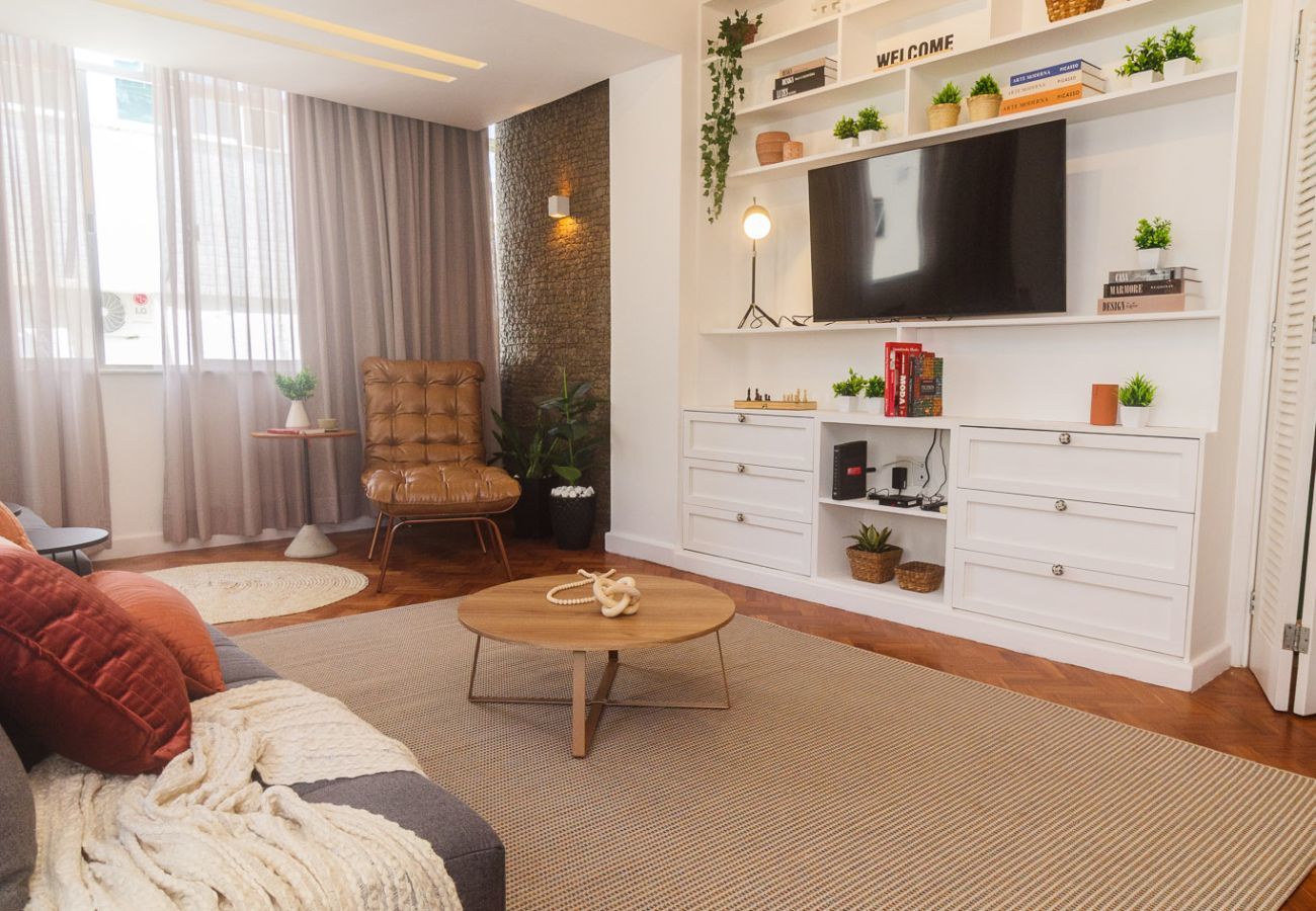 Apartamento em Rio de Janeiro - God302| Charme e conforto a 1 quadra da Lagoa 