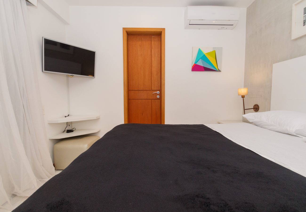 Apartamento em Rio de Janeiro - JON705 | Cobertura em Ipanema com vista pro Cristo