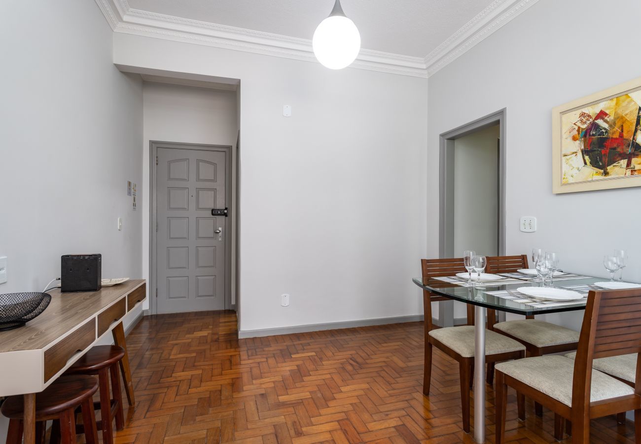 Apartamento em Rio de Janeiro - Agradável em Copa | Ideal para amigos | SC602