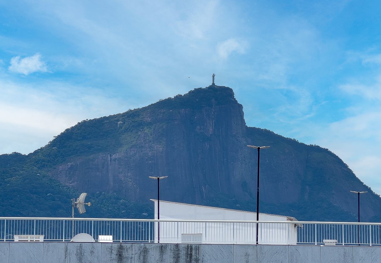 Apartamento em Rio de Janeiro - 5 minutos da praia do Leblon e vista para o Cristo | AP1302