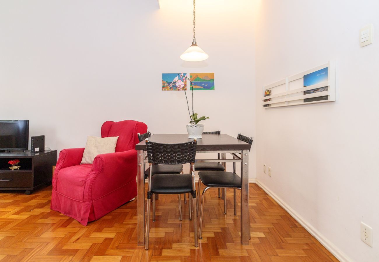 Apartamento em Rio de Janeiro - Julio301 | quarto e sala 5 min da praia