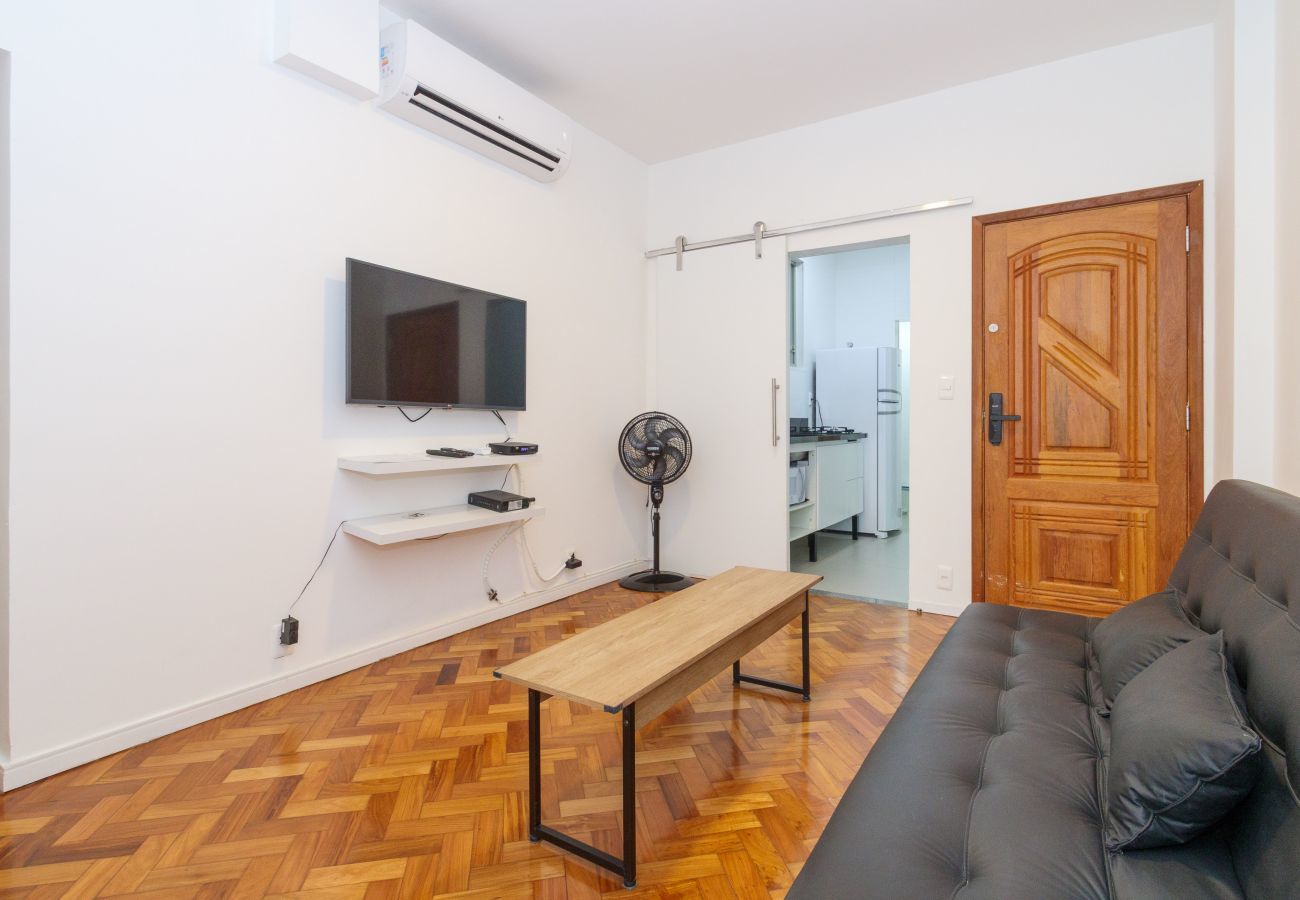 Apartamento em Rio de Janeiro - Belfort 802 | quarto e sala 600m da praia