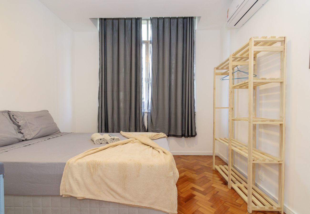 Apartamento em Rio de Janeiro - Belfort 802 | quarto e sala 600m da praia