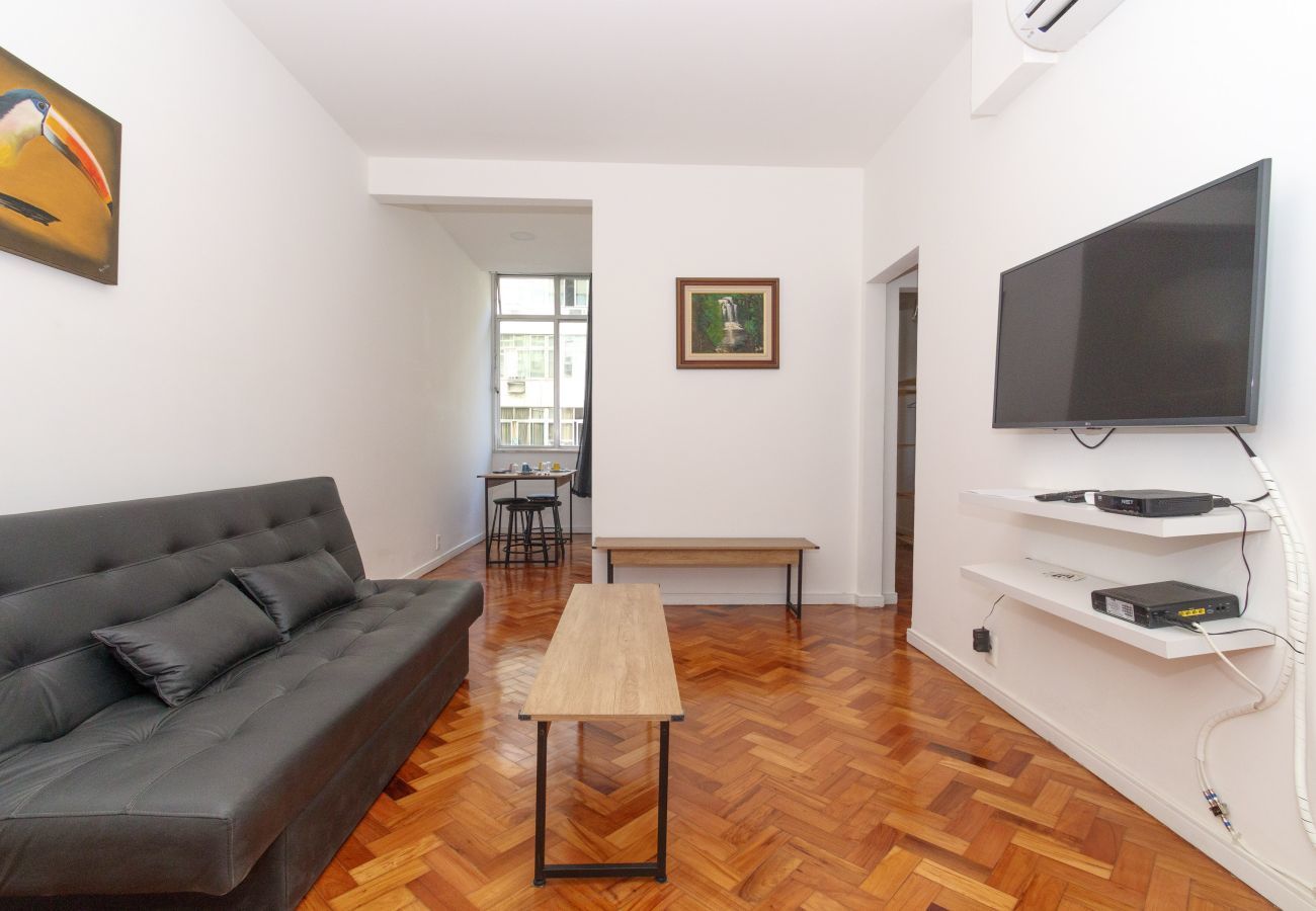 Apartamento em Rio de Janeiro - Belfort 802 | quarto e sala 600m da praia