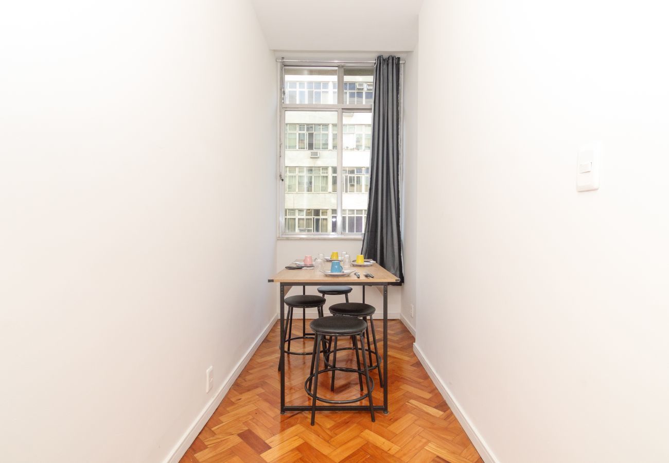 Apartamento em Rio de Janeiro - Belfort 802 | quarto e sala 600m da praia