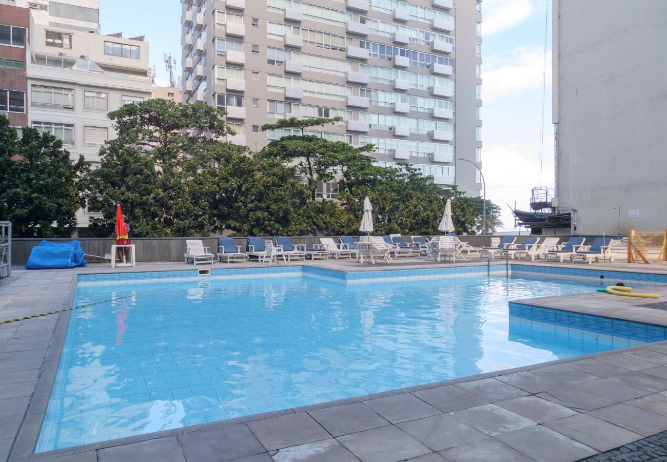 Apartamento em Rio de Janeiro - Mtr403|4 qto c/ piscina,quadra da praia no Leblon 