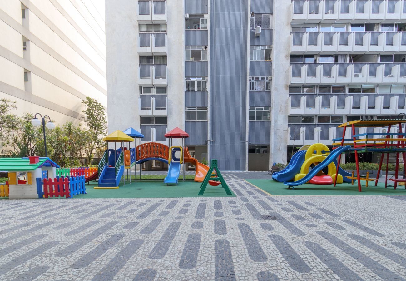 Apartamento em Rio de Janeiro - Mtr403|4 qto c/ piscina,quadra da praia no Leblon 