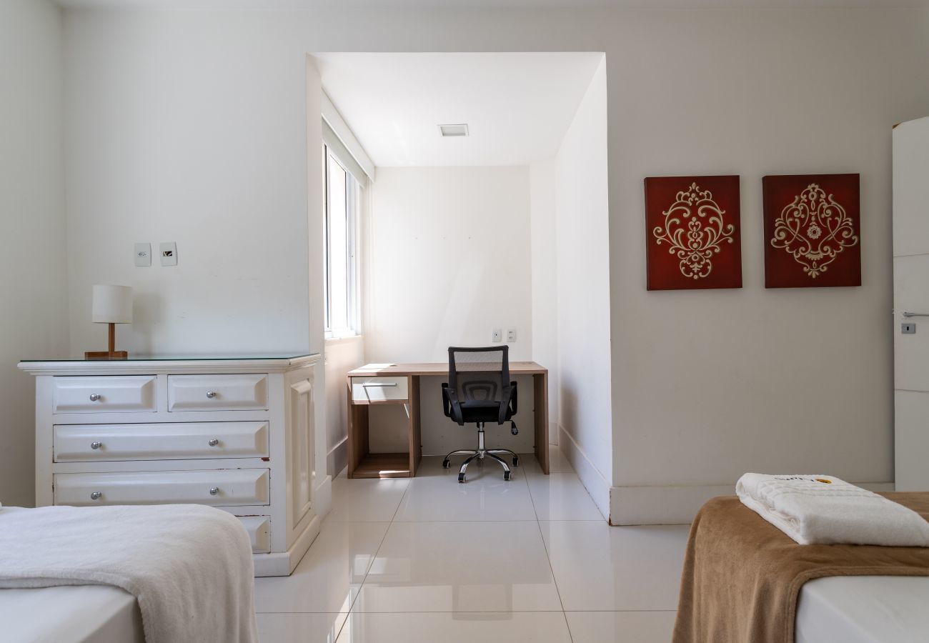 Apartment in Rio de Janeiro - 2 minutes from Copacabana beach | SL1001