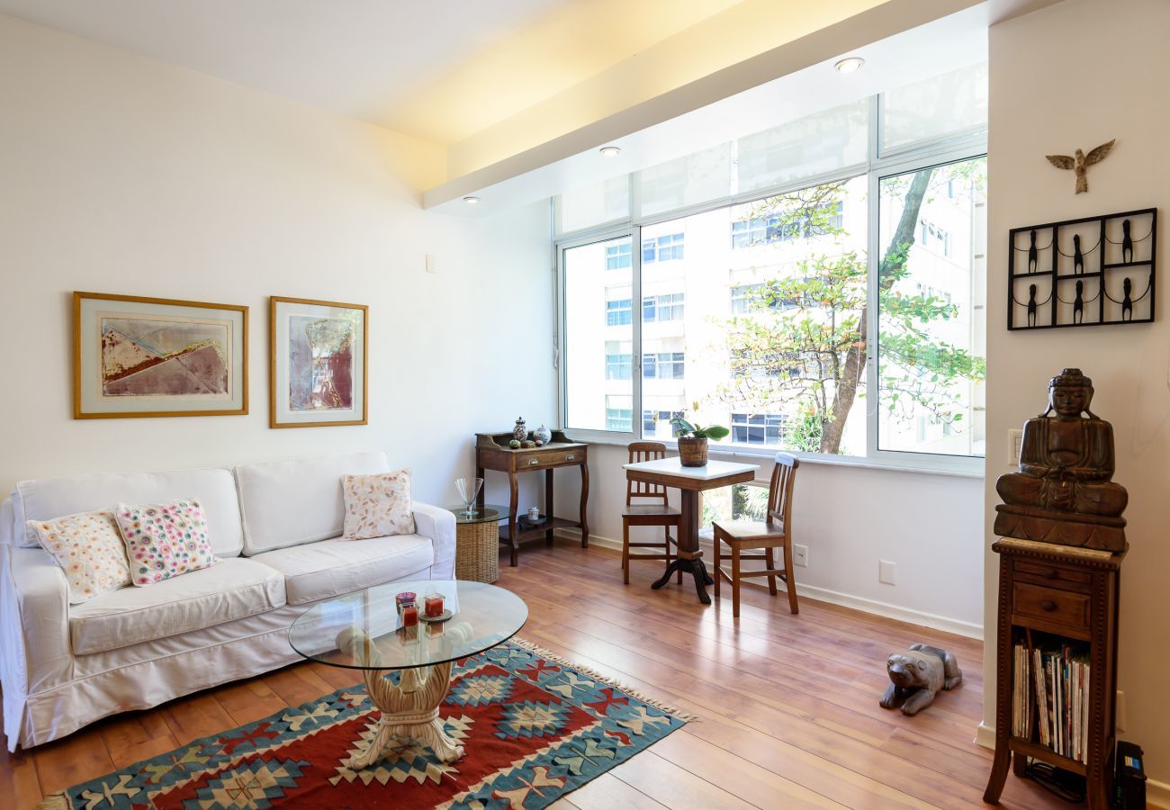 Apartment in Rio de Janeiro - Sea view, 1 minute from Leblon beach | GU301