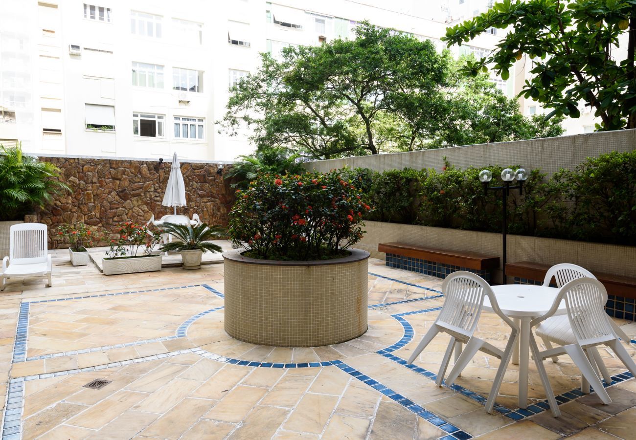 Rent by room in Rio de Janeiro - Tranquility in Copacabana| 200m from the beach | RPP103 