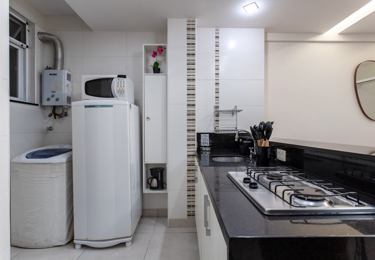 Apartment in Rio de Janeiro - 3 minutes from Copacabana beach | DF219