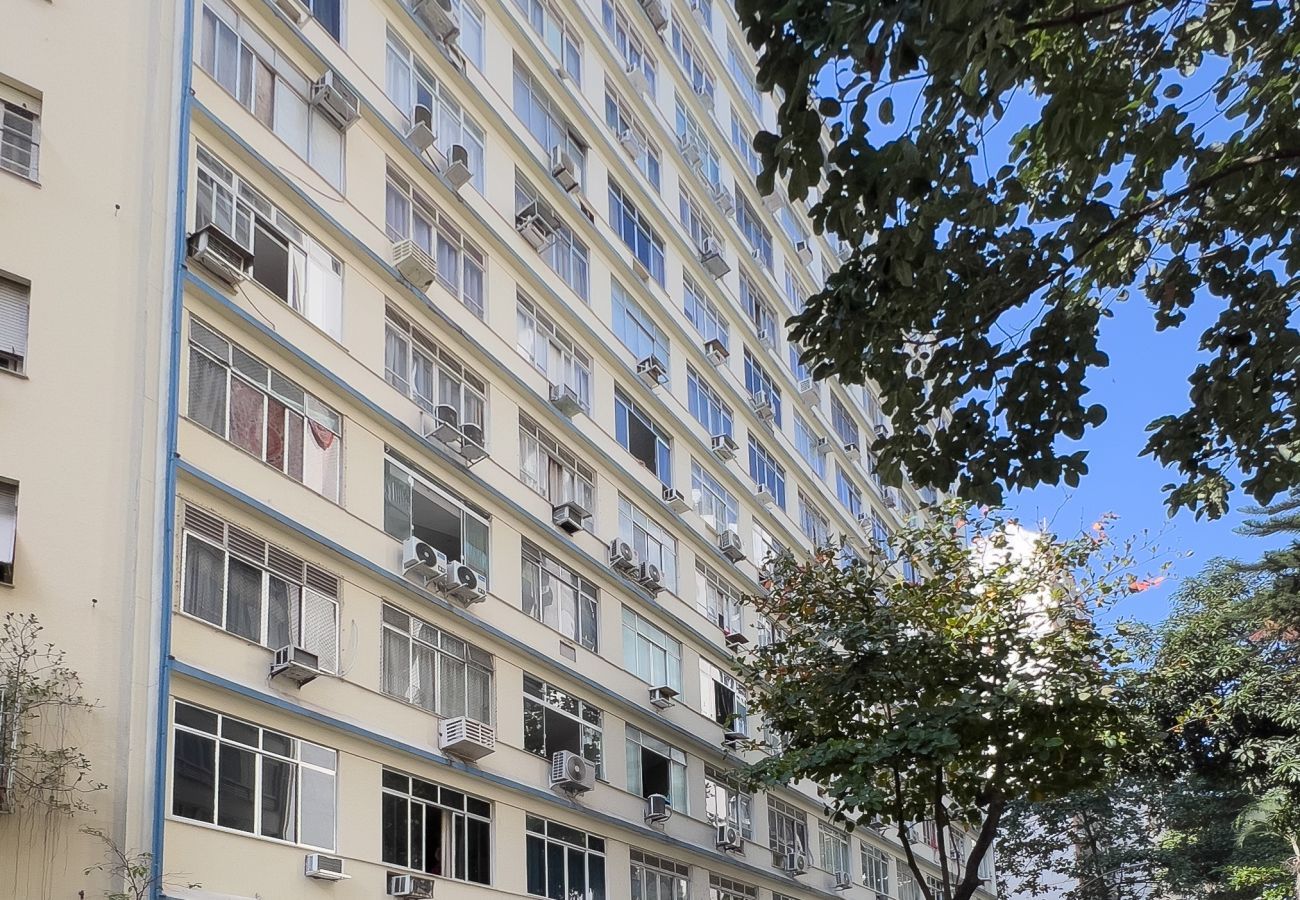 Apartment in Rio de Janeiro - 3 minutes from Copacabana beach | DF219