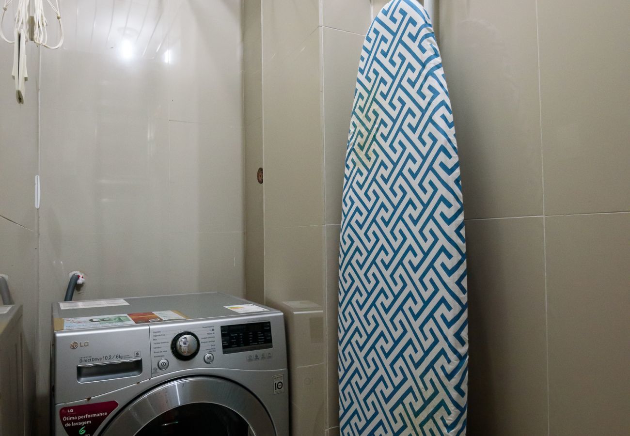 Apartment equipped with washing machine