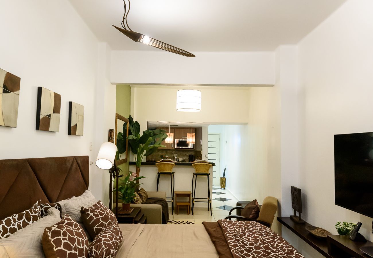 Studio in Rio de Janeiro - 2 minutes from Copacabana beach | PF118