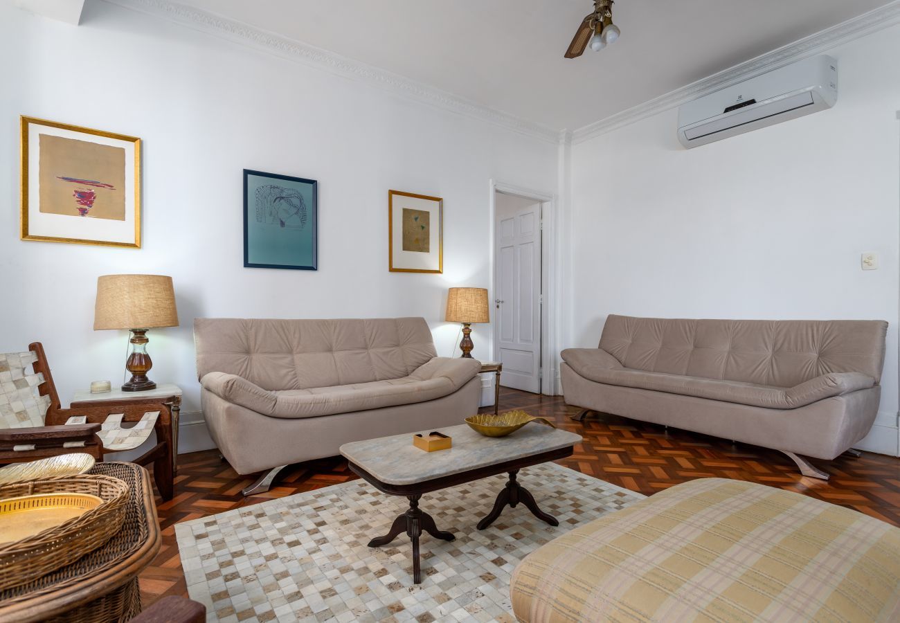 Apartment in Rio de Janeiro - Sea view, 50 metres from the beach | BI701