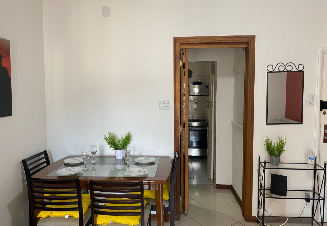 Apartment in Rio de Janeiro - 4 minutes from Copacabana beach | NSC1104