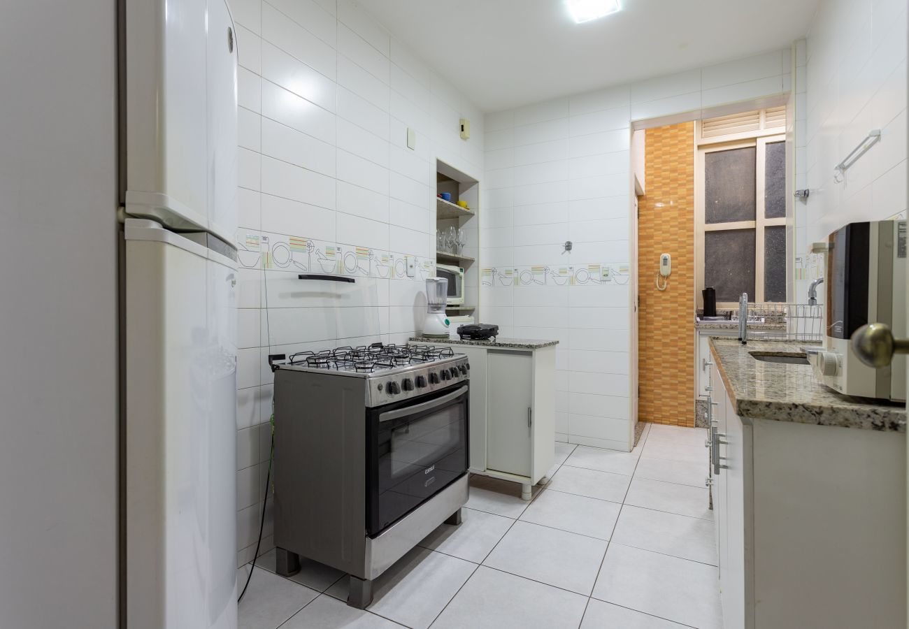 Apartment in Rio de Janeiro - 2 minutes from Copacabana beach | A303