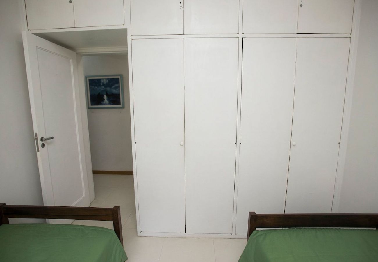 Apartment in Rio de Janeiro - ATA304| Apartamento com Sala Ampliada no Leblon