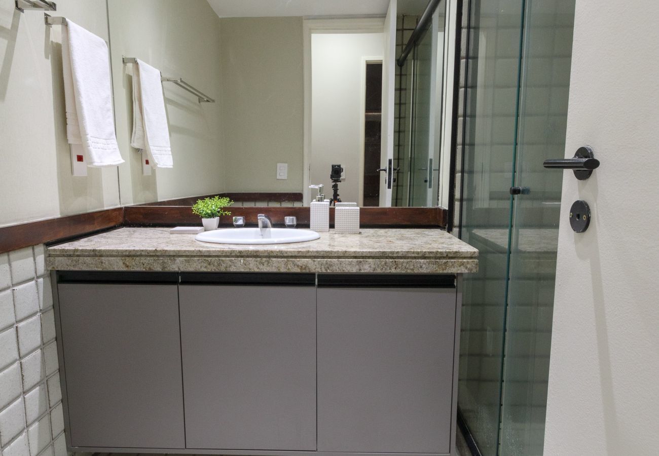 Apartment in Rio de Janeiro - MTR706| Apto. condominio completo e vaga no Leblon