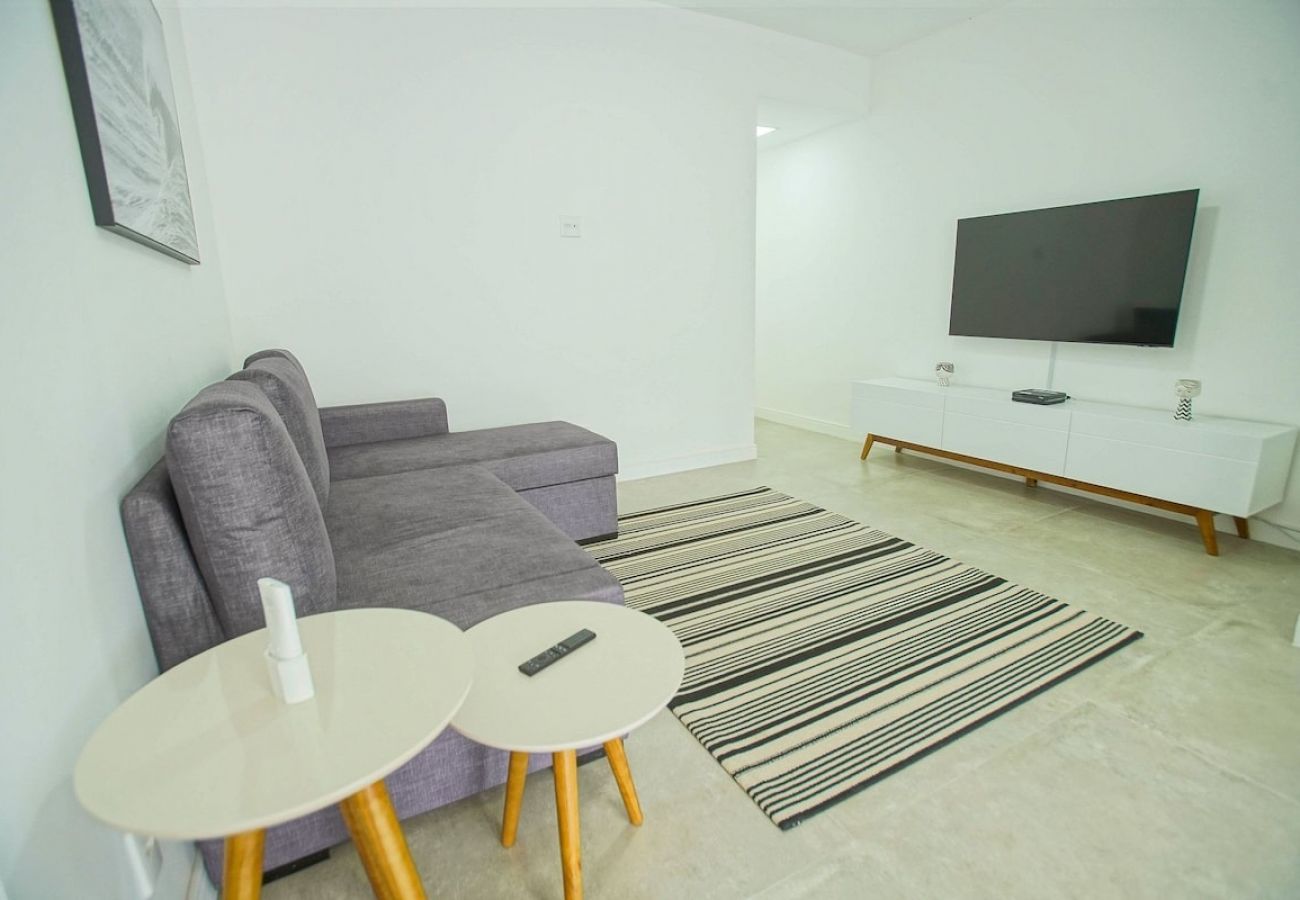 Apartment in Rio de Janeiro - VIC406| Ap com varanda, academia e sauna na Gávea