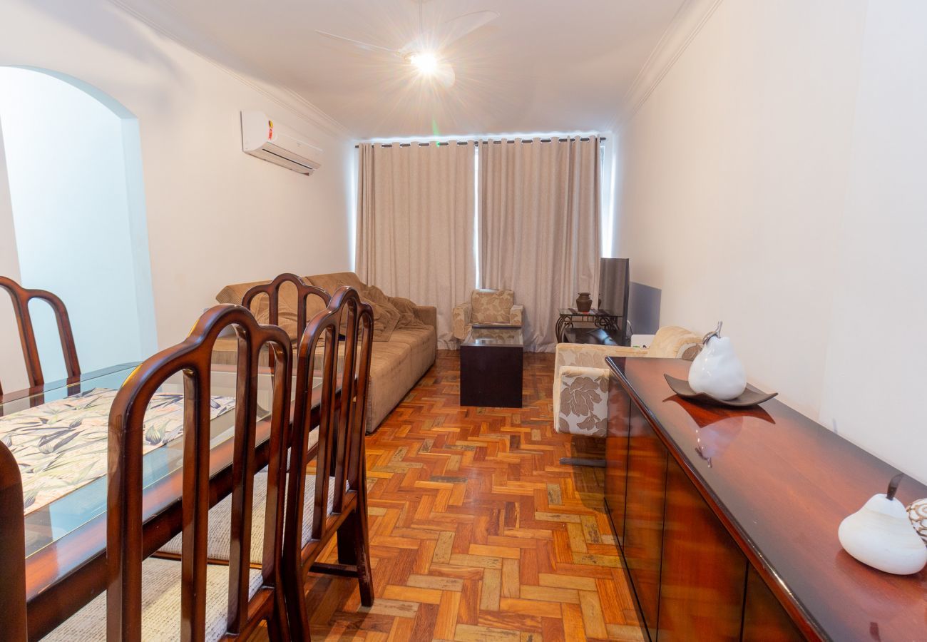 Apartment in Rio de Janeiro - FF401| Três quartos em rua tranquila do Leblon