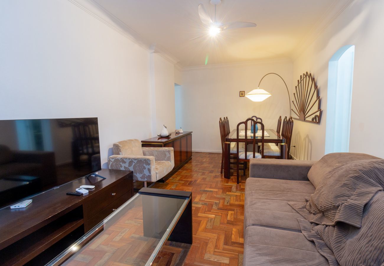 Apartment in Rio de Janeiro - FF401| Três quartos em rua tranquila do Leblon