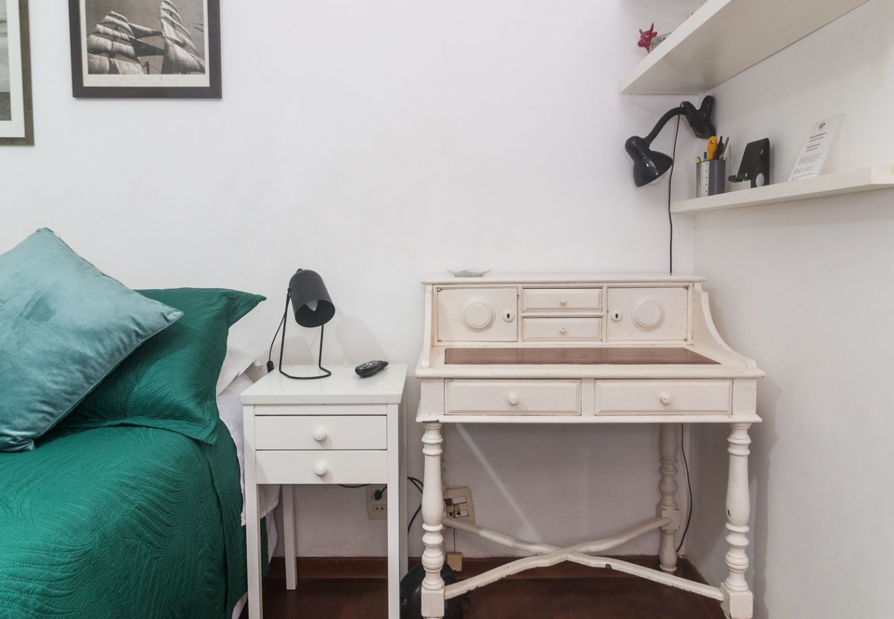 Apartment in Rio de Janeiro - FF102| Leblon, 3 quadras da praia, até 10 pessoas