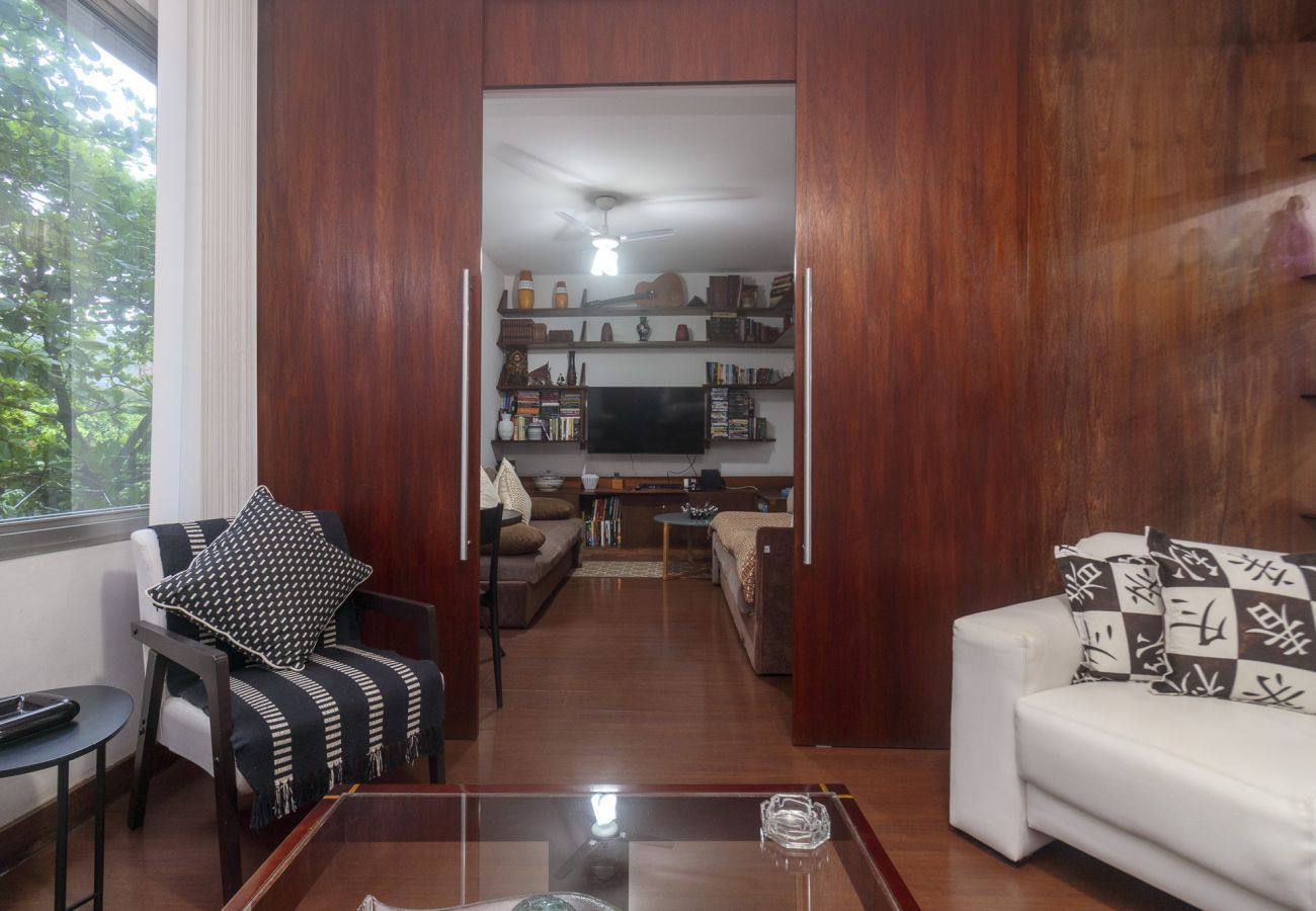 Apartment in Rio de Janeiro - FF102| Leblon, 3 quadras da praia, até 10 pessoas